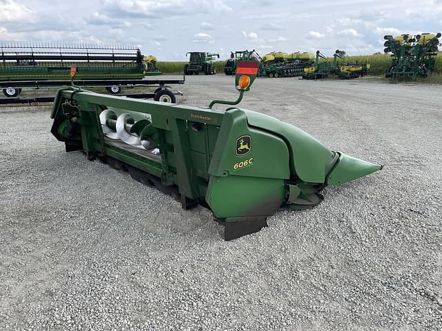 Image of John Deere 606C equipment image 4
