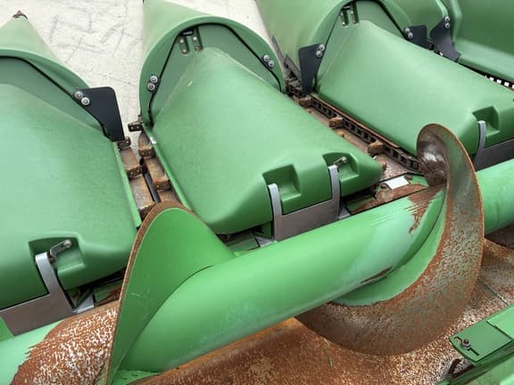 Image of John Deere 606C equipment image 3