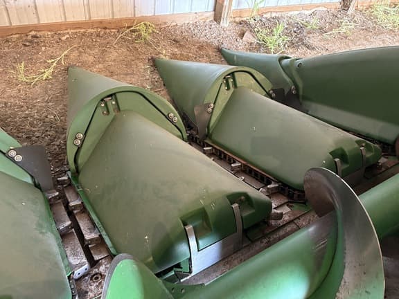 Image of John Deere 606C Image 1