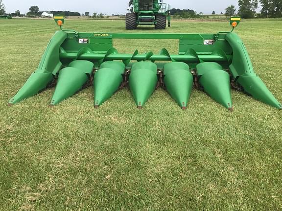 Image of John Deere 606C equipment image 1