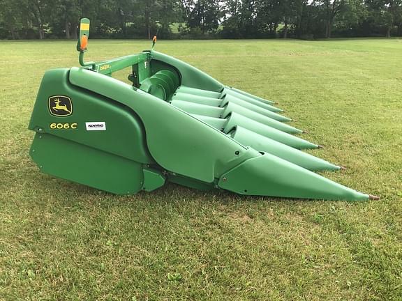 Image of John Deere 606C equipment image 2