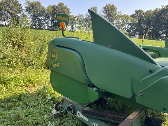 Image of John Deere 606C equipment image 2