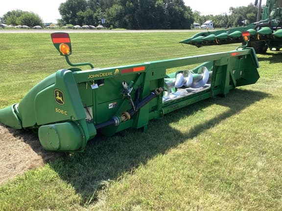 Image of John Deere 606C equipment image 3