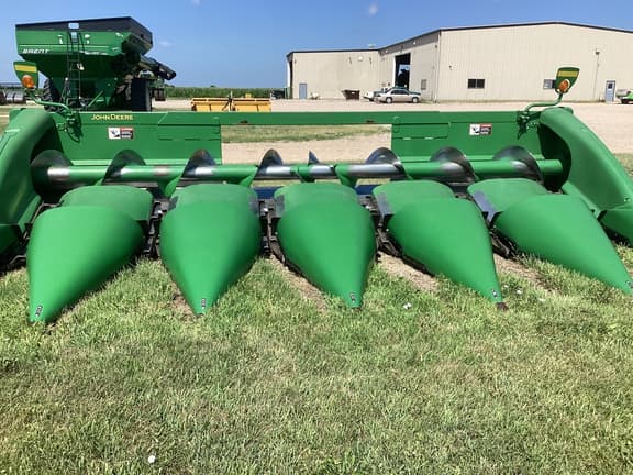 Image of John Deere 606C equipment image 1