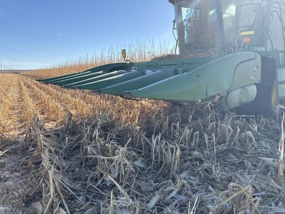 Image of John Deere 606C equipment image 2