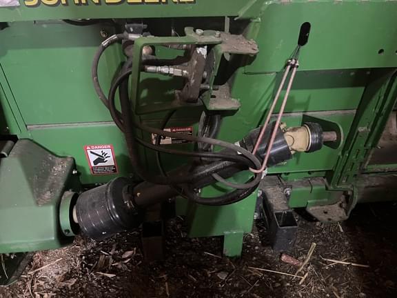 Image of John Deere 606C equipment image 3