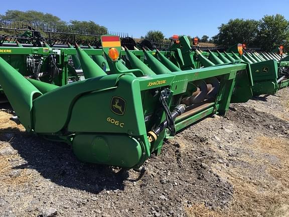 Image of John Deere 606C equipment image 1