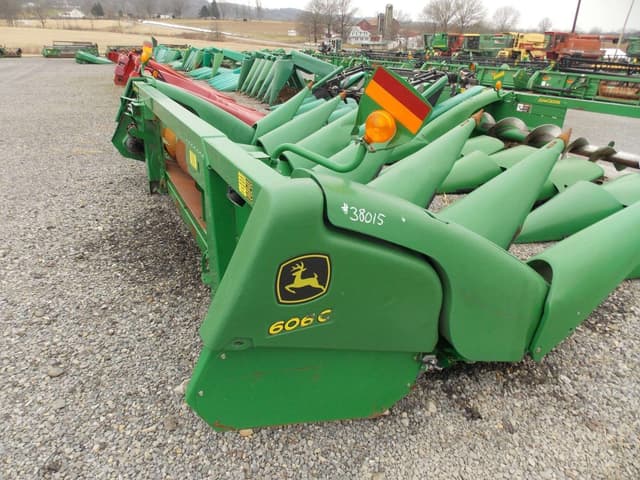 Image of John Deere 606C equipment image 4