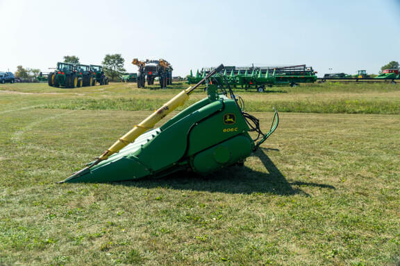 Image of John Deere 606C equipment image 1