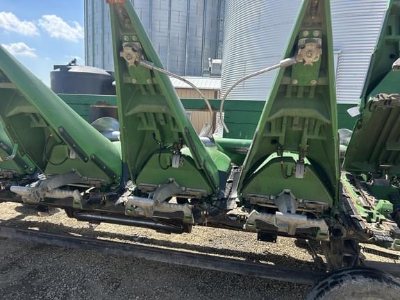 Image of John Deere 608C equipment image 2