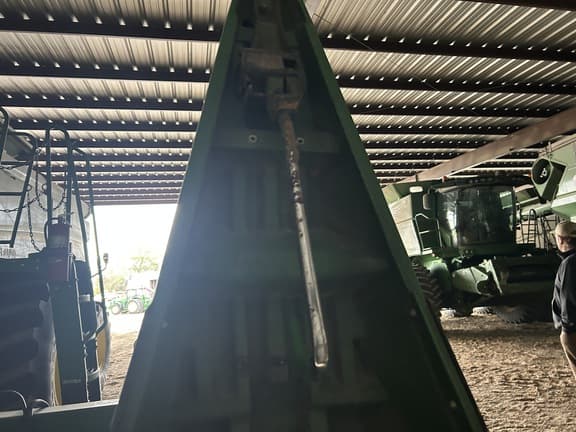 Image of John Deere 608C equipment image 3