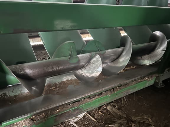 Image of John Deere 608C equipment image 2