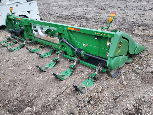 Image of John Deere 608C equipment image 3