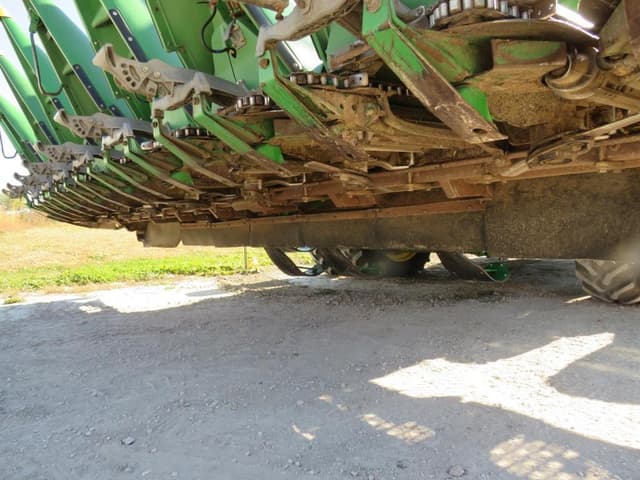 Image of John Deere 608C equipment image 3