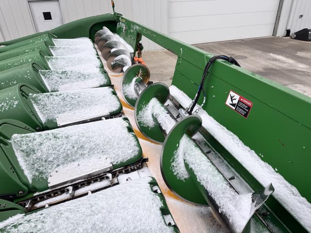 Image of John Deere 608C equipment image 4