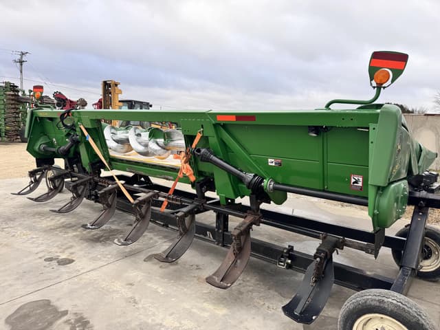 Image of John Deere 608C equipment image 2