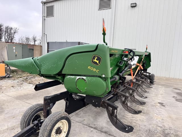 Image of John Deere 608C equipment image 3