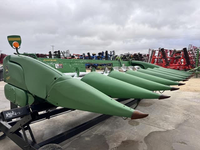 Image of John Deere 608C equipment image 1