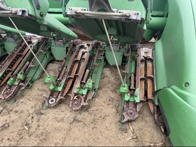 Image of John Deere 608C equipment image 2