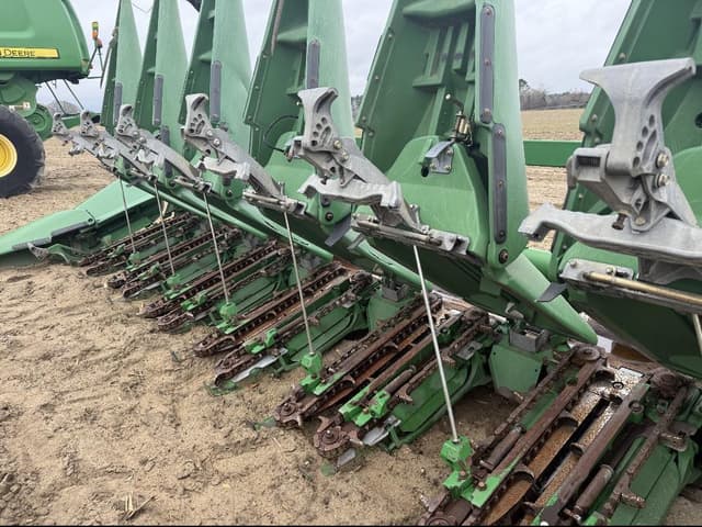 Image of John Deere 608C equipment image 3