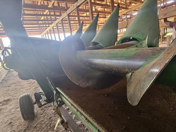 Image of John Deere 608C equipment image 3