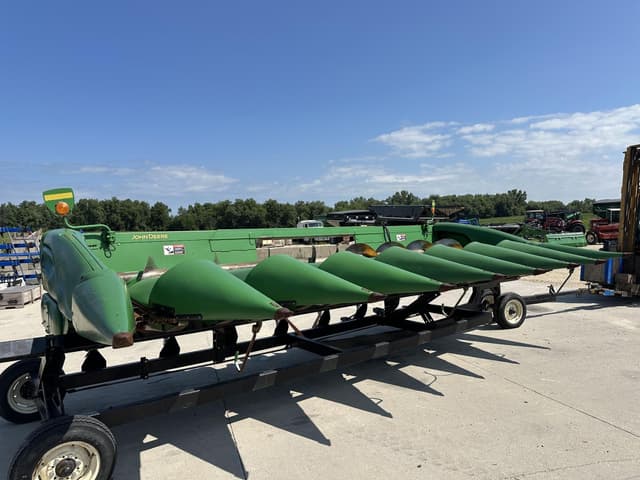 Image of John Deere 608C equipment image 3