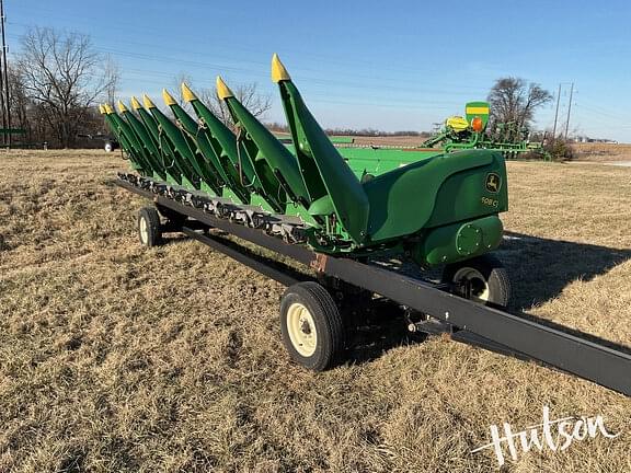 Image of John Deere 608C equipment image 3