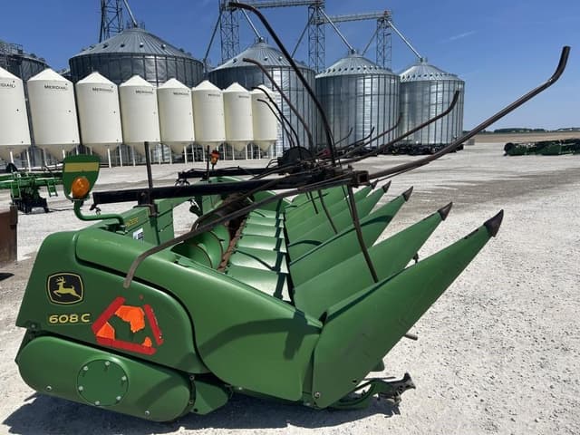 Image of John Deere 608C equipment image 3