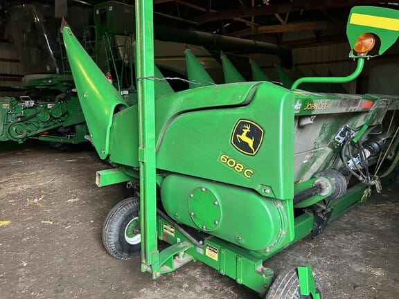 2008 John Deere 608C Equipment Image0