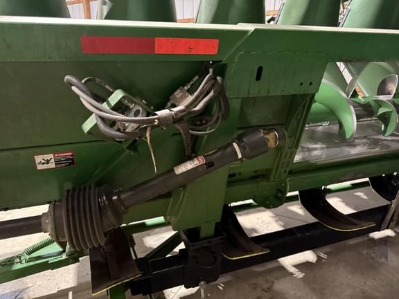 Image of John Deere 608C equipment image 3