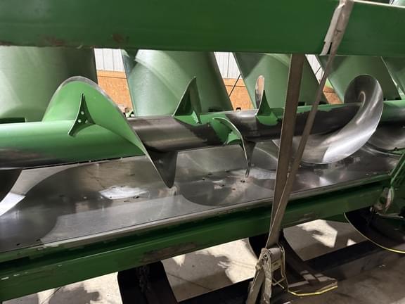 Image of John Deere 608C equipment image 4