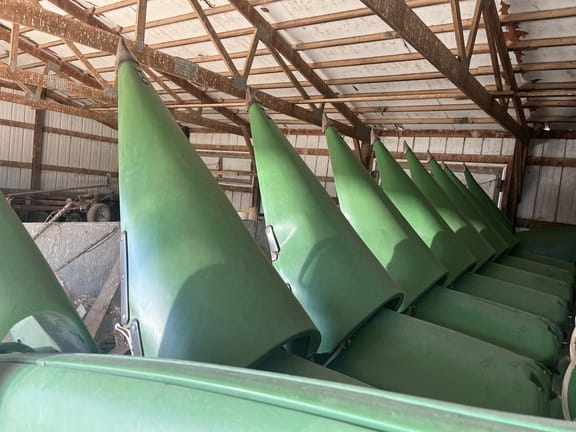 Main image John Deere 608C