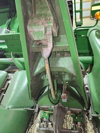 Image of John Deere 608C equipment image 2