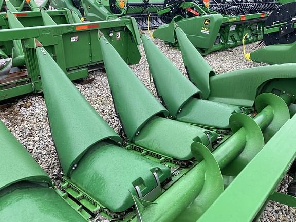 Image of John Deere 608C equipment image 4