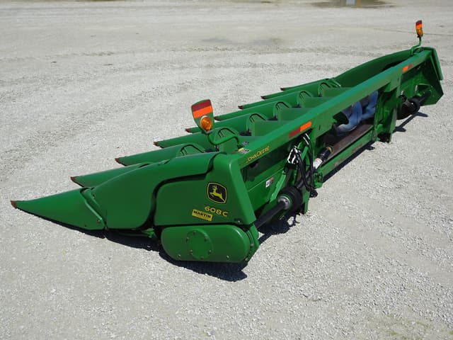 Image of John Deere 608C equipment image 4