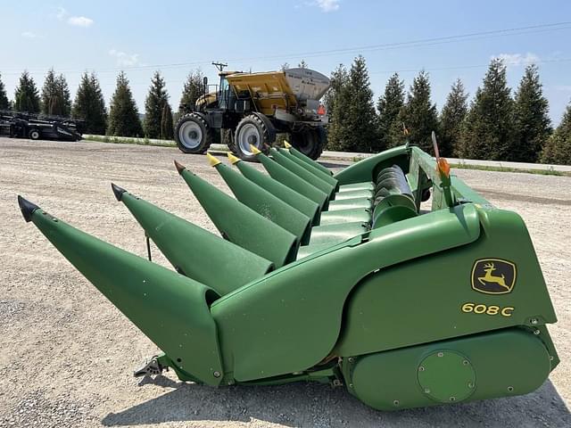 Image of John Deere 608C equipment image 2