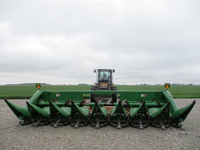 Image of John Deere 608C equipment image 2