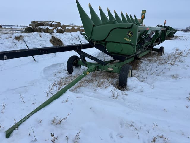 Image of John Deere 608C equipment image 3