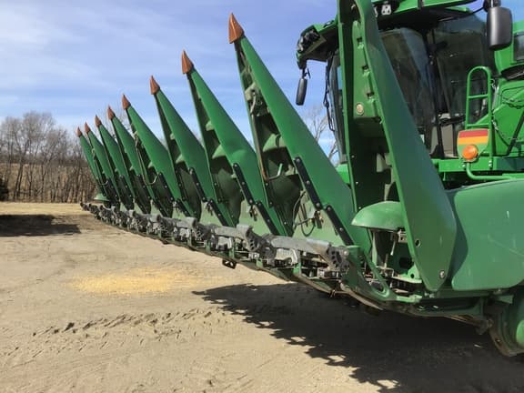 Image of John Deere 608C equipment image 3