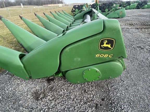 2008 John Deere 608C Equipment Image0
