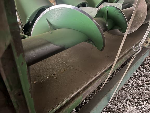 Image of John Deere 608C equipment image 2