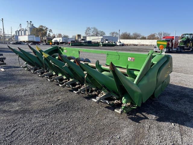 Image of John Deere 608C equipment image 2