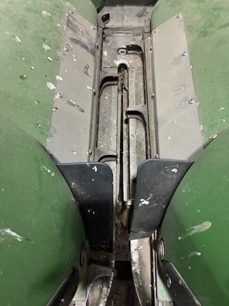 Image of John Deere 608C equipment image 3