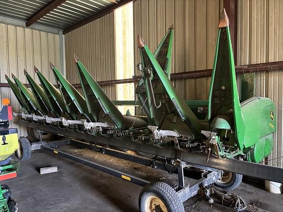 Image of John Deere 608C equipment image 2