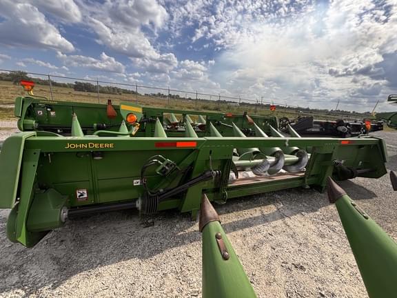 Image of John Deere 608C equipment image 4