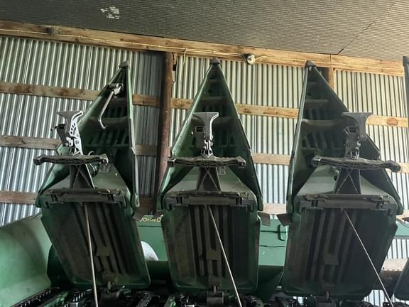 Image of John Deere 608C equipment image 3