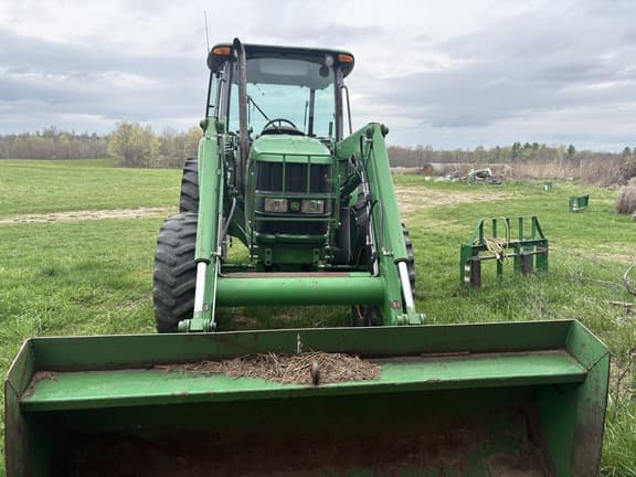 Image of John Deere 6130D equipment image 4