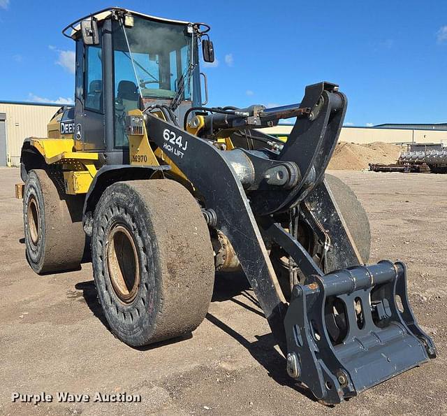 Image of John Deere 624J equipment image 2