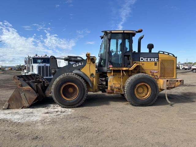 Image of John Deere 624J equipment image 4