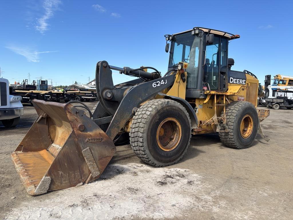 Image of John Deere 624J Primary image
